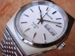 BULOVA 242 QUARTZ 1977