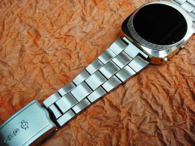 URANUS LED 1975